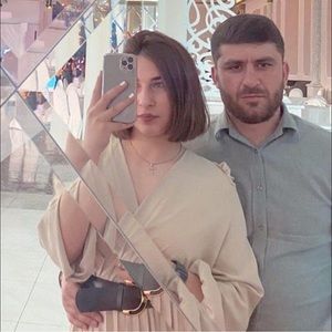 Meet your Posher, Elene